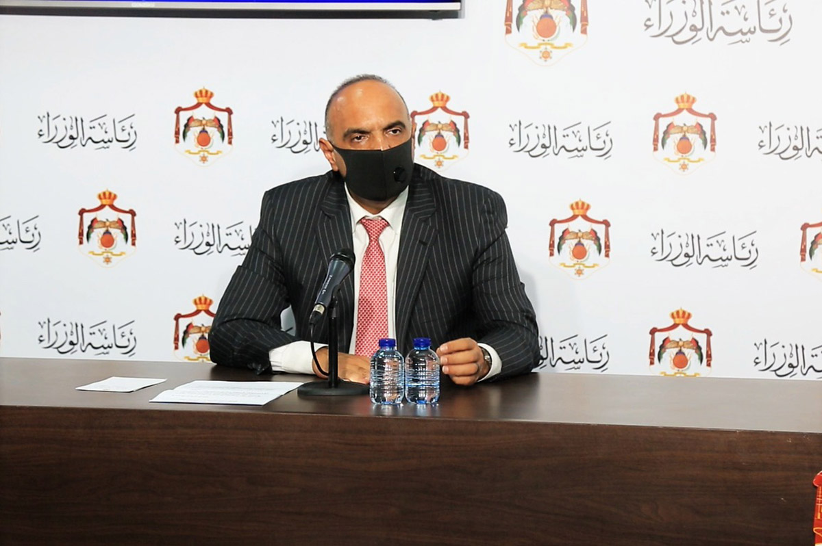 الأردن يوسع إجراءات الإغلاق الجزئي بعد تسجيل معدلات قياسية في إصابات ووفيات كورونا
